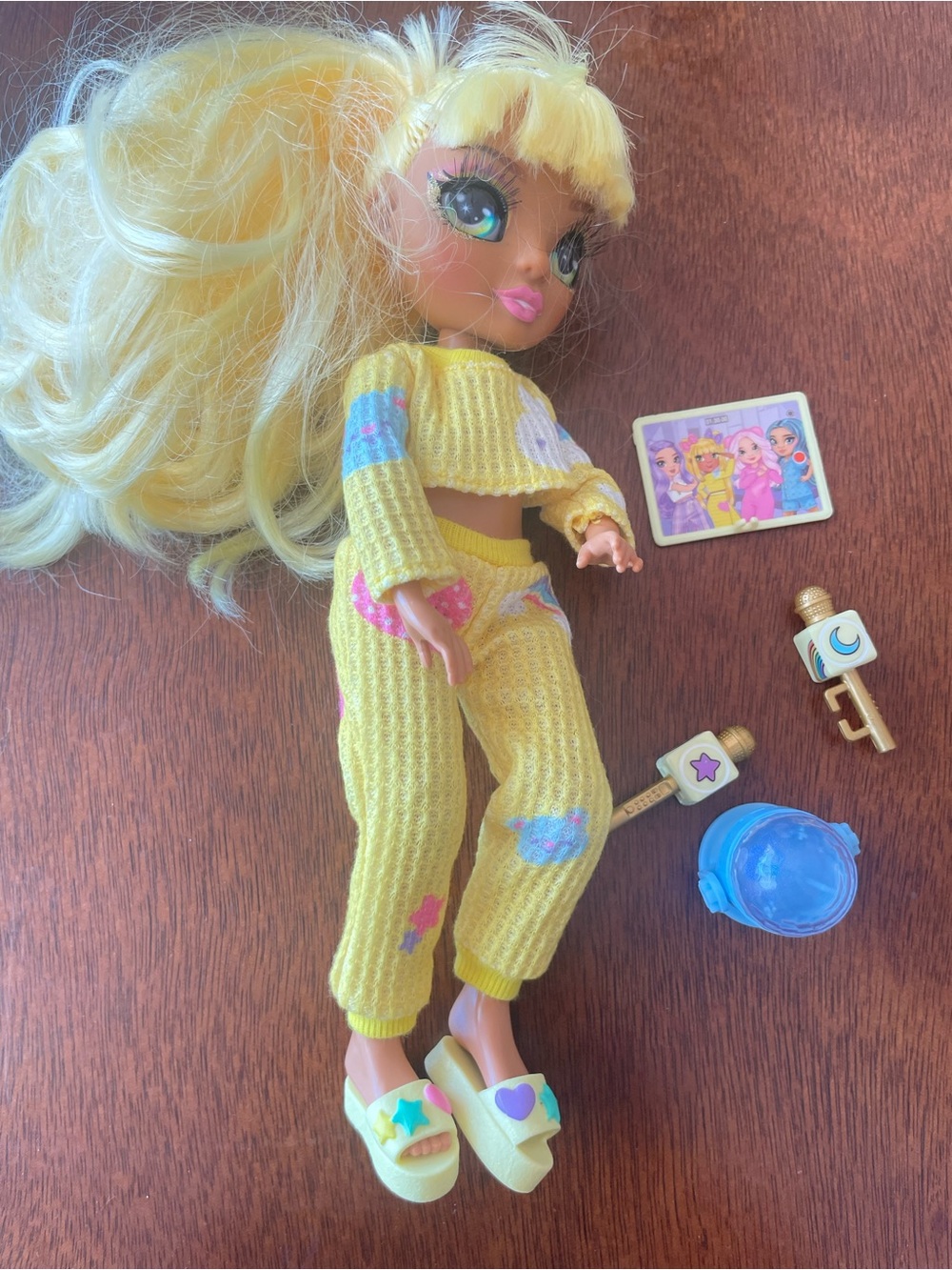 Rainbow High Junior High Sunny Madison Pajama Party Fashion Doll